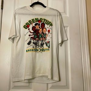 VINTAGE 1980s Boston Celtics Team Graphic Tee